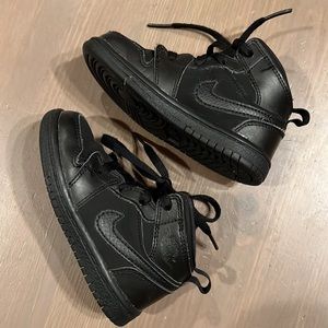 Toddler Jordan 1 in black